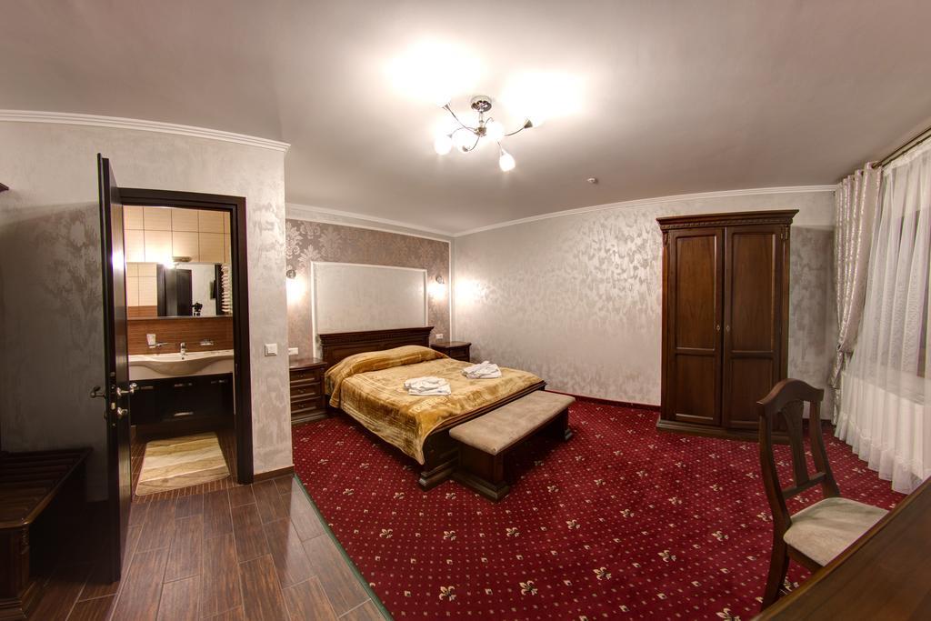 Mountain Krystal Hotel Bukovel Room photo